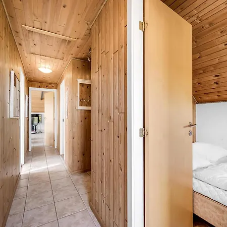 Just 500 Meters From Both The Sea And The Town, Lovely, Well-maintained Is Situated Ringkøbing