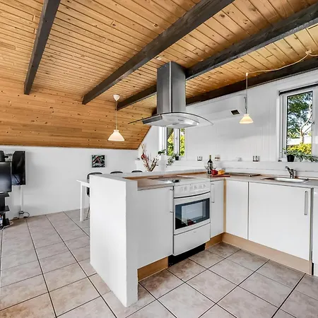 Just 500 Meters From Both The Sea And The Town, Lovely, Well-maintained Is Situated * Ringkøbing