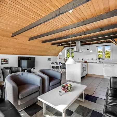 Just 500 Meters From Both The Sea And The Town, Lovely, Well-maintained Is Situated Ringkøbing