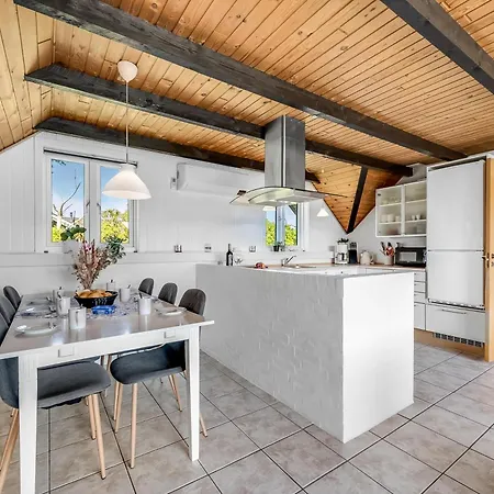 Just 500 Meters From Both The Sea And The Town, Lovely, Well-maintained Is Situated * Ringkøbing